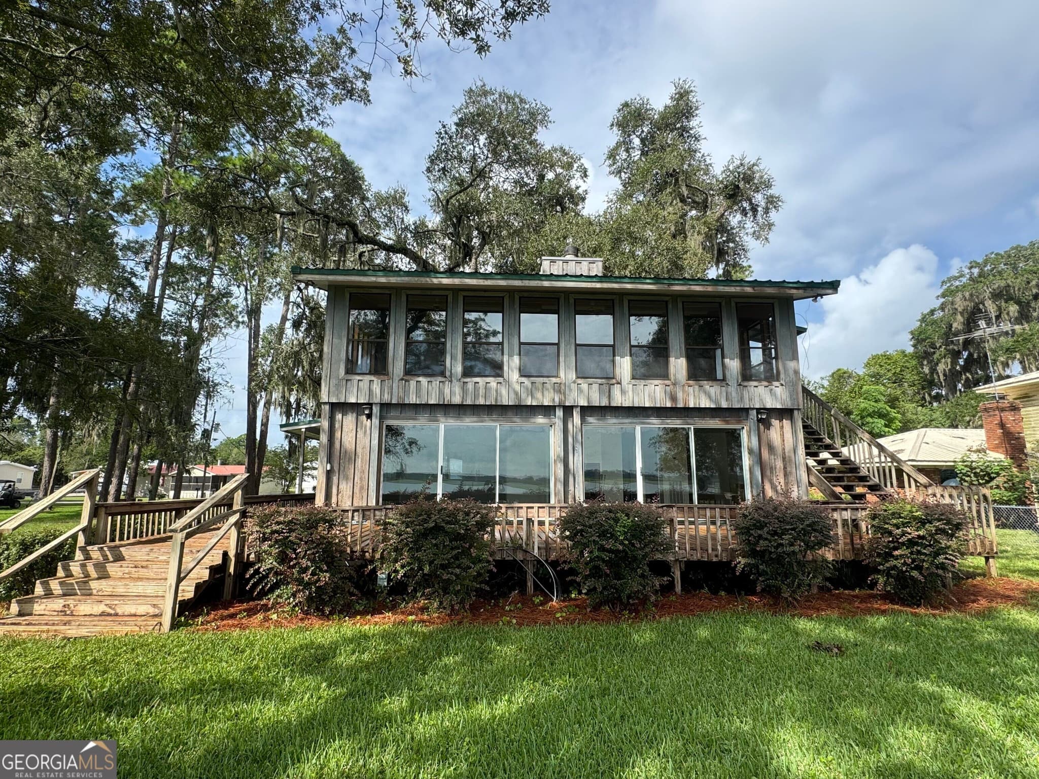 2 bedroom, 2 bathroom, 1,800 sq ft single family residence for sale at 863 HICKORY BLUFF Road, Waverly, GA 31565