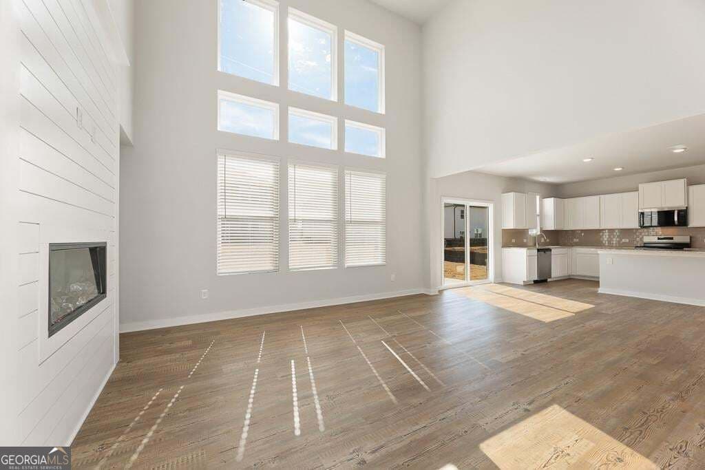 5 bedroom, 4 bathroom, 3,403 sq ft single family residence for sale at 5614 Rosehall Place, South Fulton, GA 30349 — photo 7