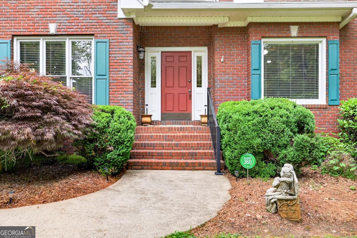 4 bedroom, 2.5 bathroom, 2,963 sq ft single family residence for sale at 42 Pheasant Run, Hoschton, GA 30548 — photo 2
