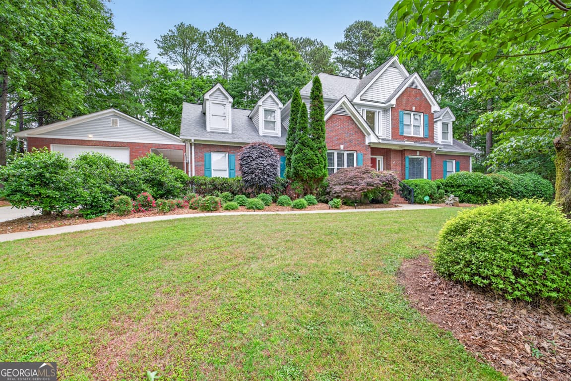 4 bedroom, 2.5 bathroom, 2,963 sq ft single family residence for sale at 42 Pheasant Run, Hoschton, GA 30548 — photo 1 of 90