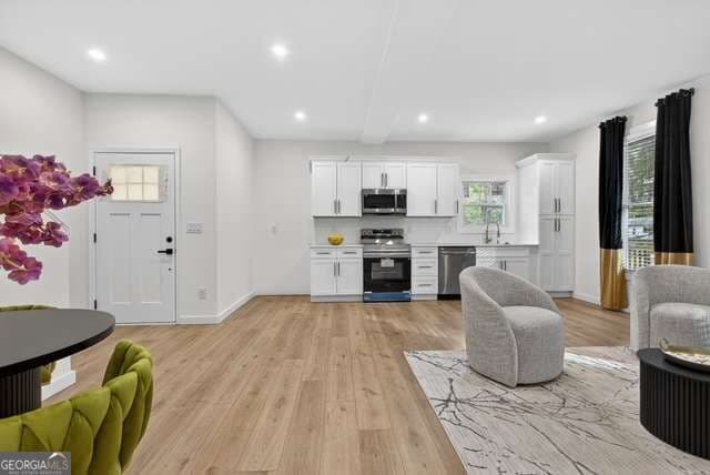 3 bedroom, 2 bathroom townhouse for sale at 1240 Campbellton Road A, Atlanta, GA 30310 — photo 6
