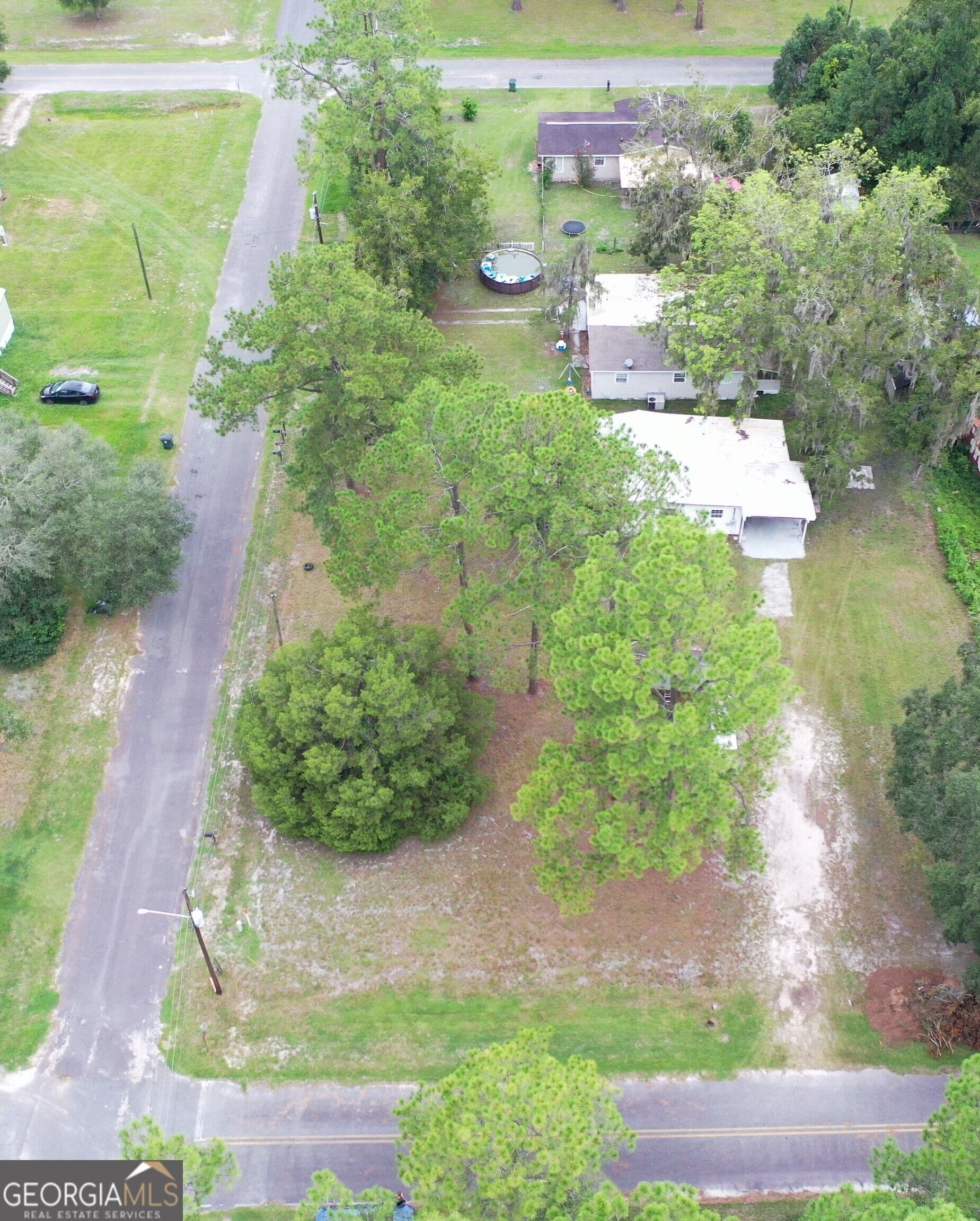 3 bedroom, 2 bathroom, 1,100 sq ft single family residence for sale at 726 Chestnut Street, Homeland, GA 31537 — photo 6