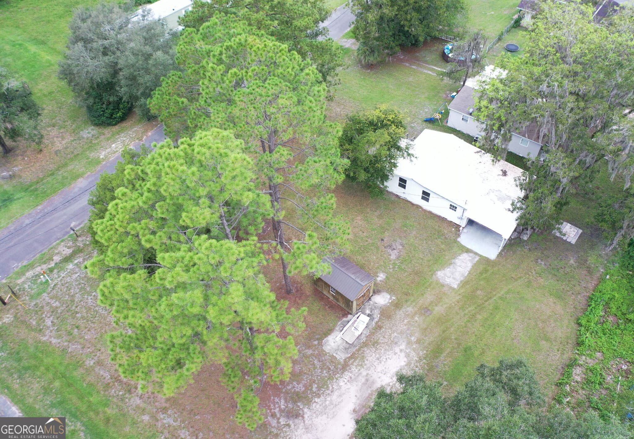3 bedroom, 2 bathroom, 1,100 sq ft single family residence for sale at 726 Chestnut Street, Homeland, GA 31537 — photo 7