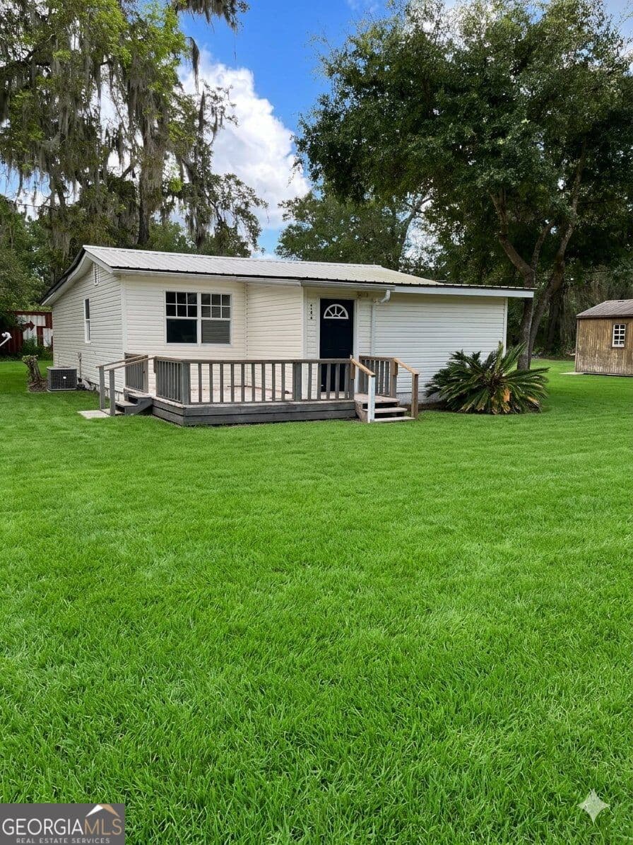 3 bedroom, 2 bathroom, 1,100 sq ft single family residence for sale at 726 Chestnut Street, Homeland, GA 31537 — photo 1 of 20