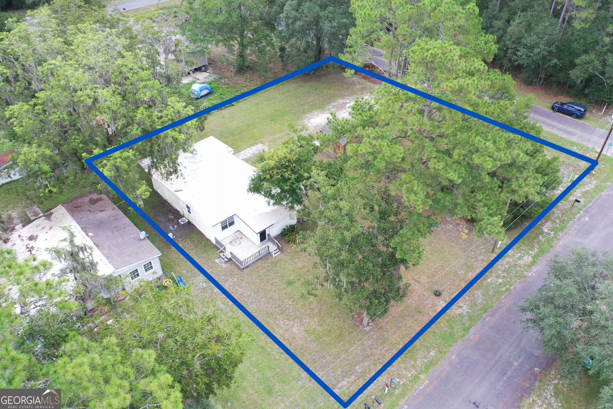 3 bedroom, 2 bathroom, 1,100 sq ft single family residence for sale at 726 Chestnut Street, Homeland, GA 31537 — photo 4