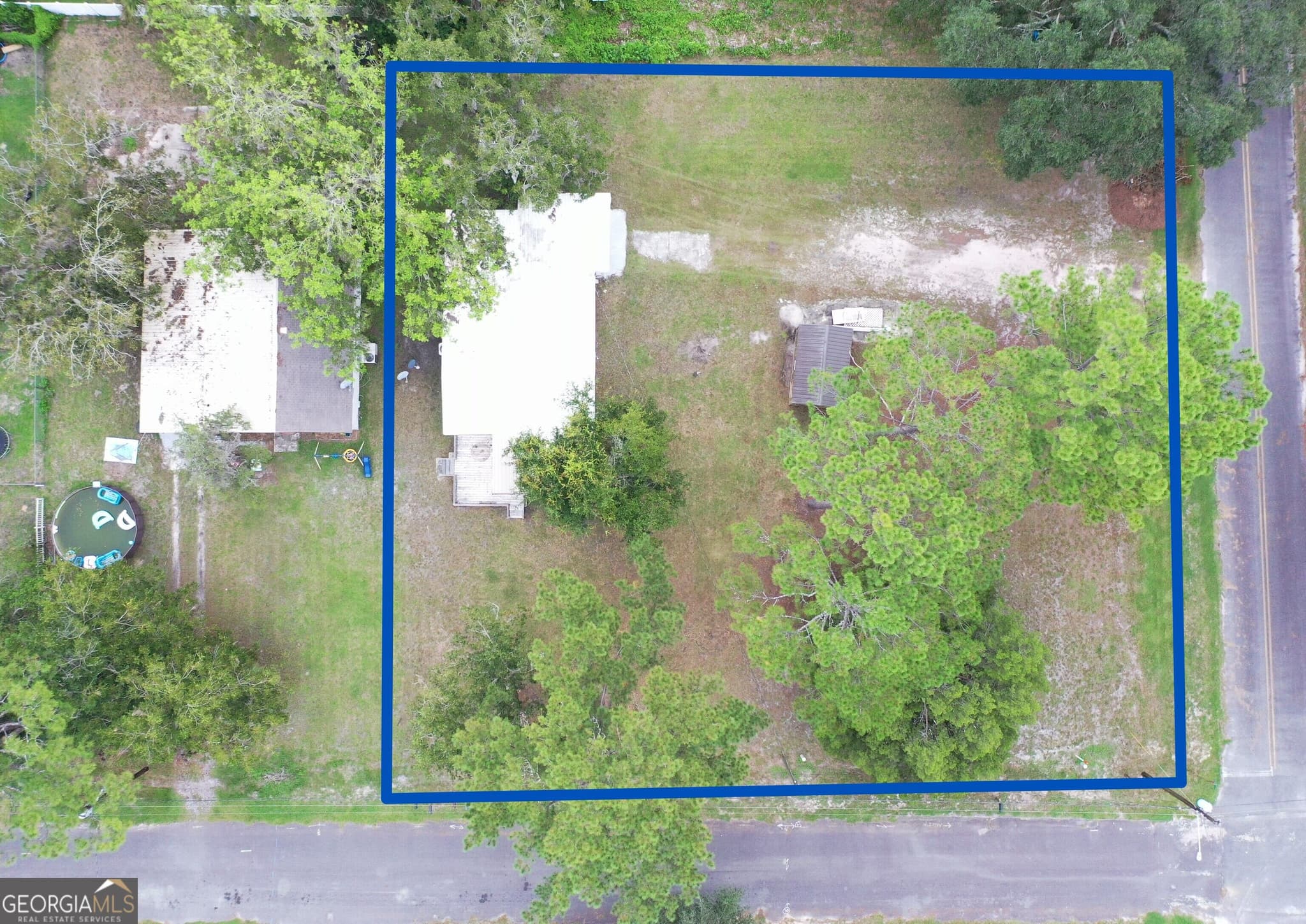 3 bedroom, 2 bathroom, 1,100 sq ft single family residence for sale at 726 Chestnut Street, Homeland, GA 31537 — photo 8