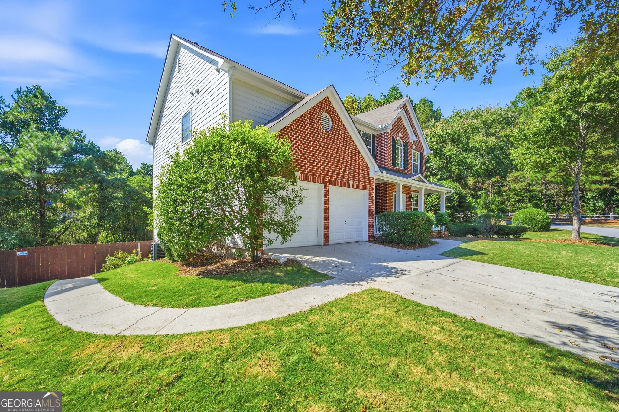 6 bedroom, 3.5 bathroom, 3,790 sq ft single family residence for sale at 6050 Brookmere Lane, Mableton, GA 30126 — photo 2