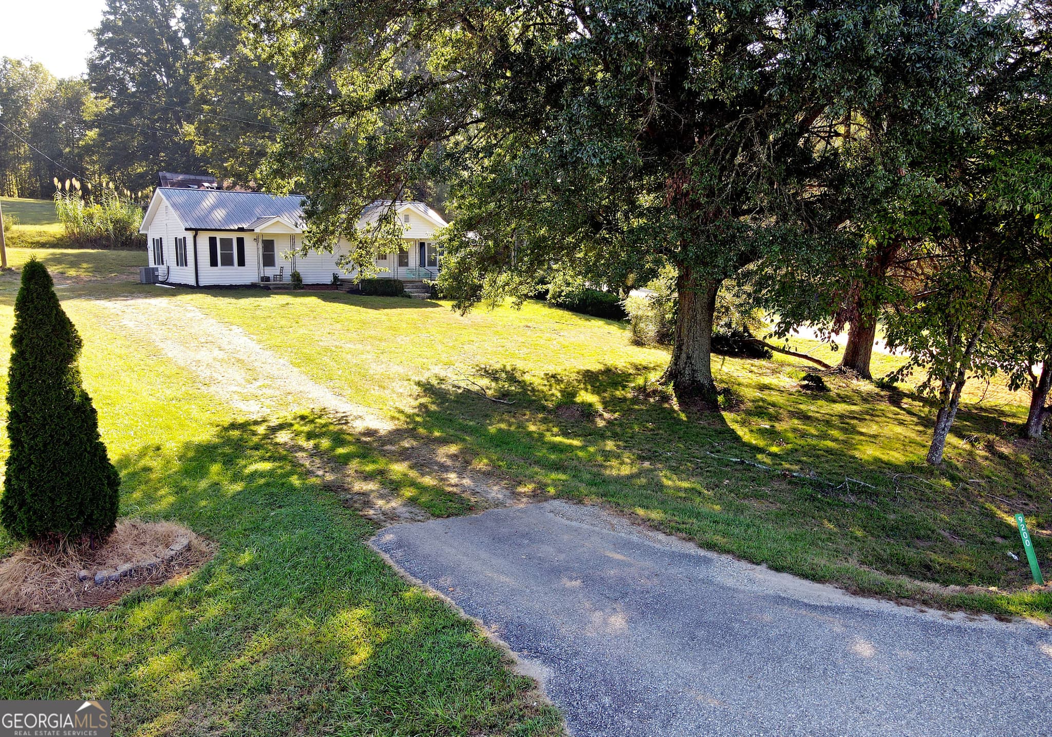 2 bedroom, 2 bathroom, 1,288 sq ft single family residence for sale at 9200 Murphy Highway, Blairsville, GA 30512 — photo 2