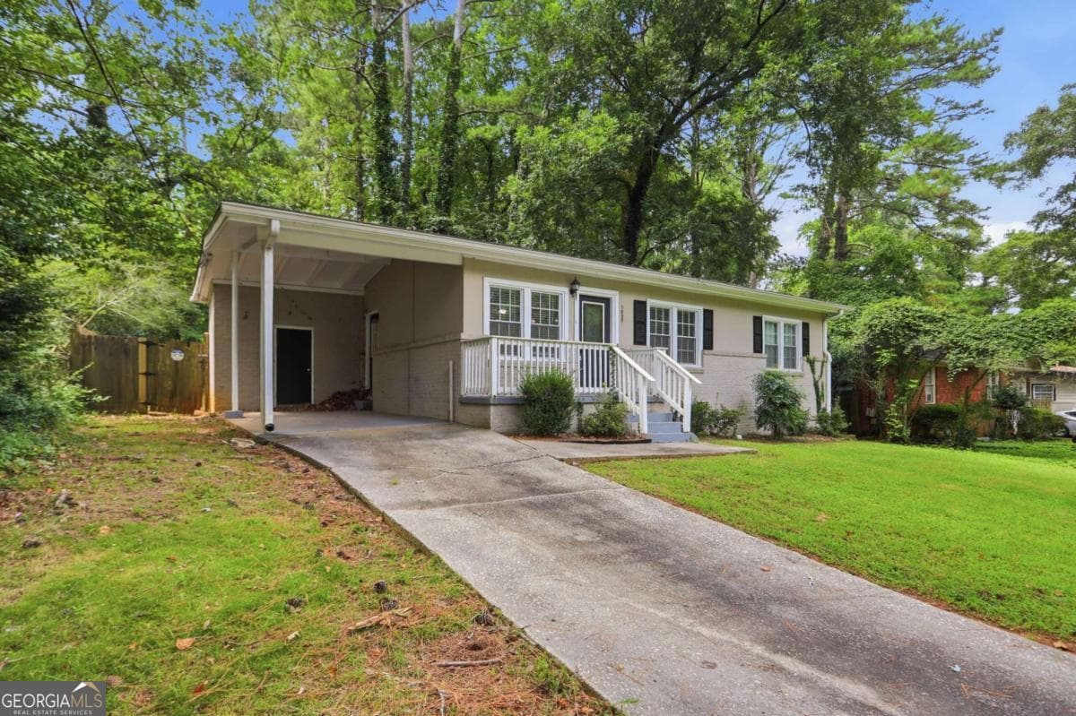3 bedroom, 1 bathroom, 1,000 sq ft single family residence for sale at 3037 San Juan Drive, Decatur, GA 30032 — photo 1 of 24