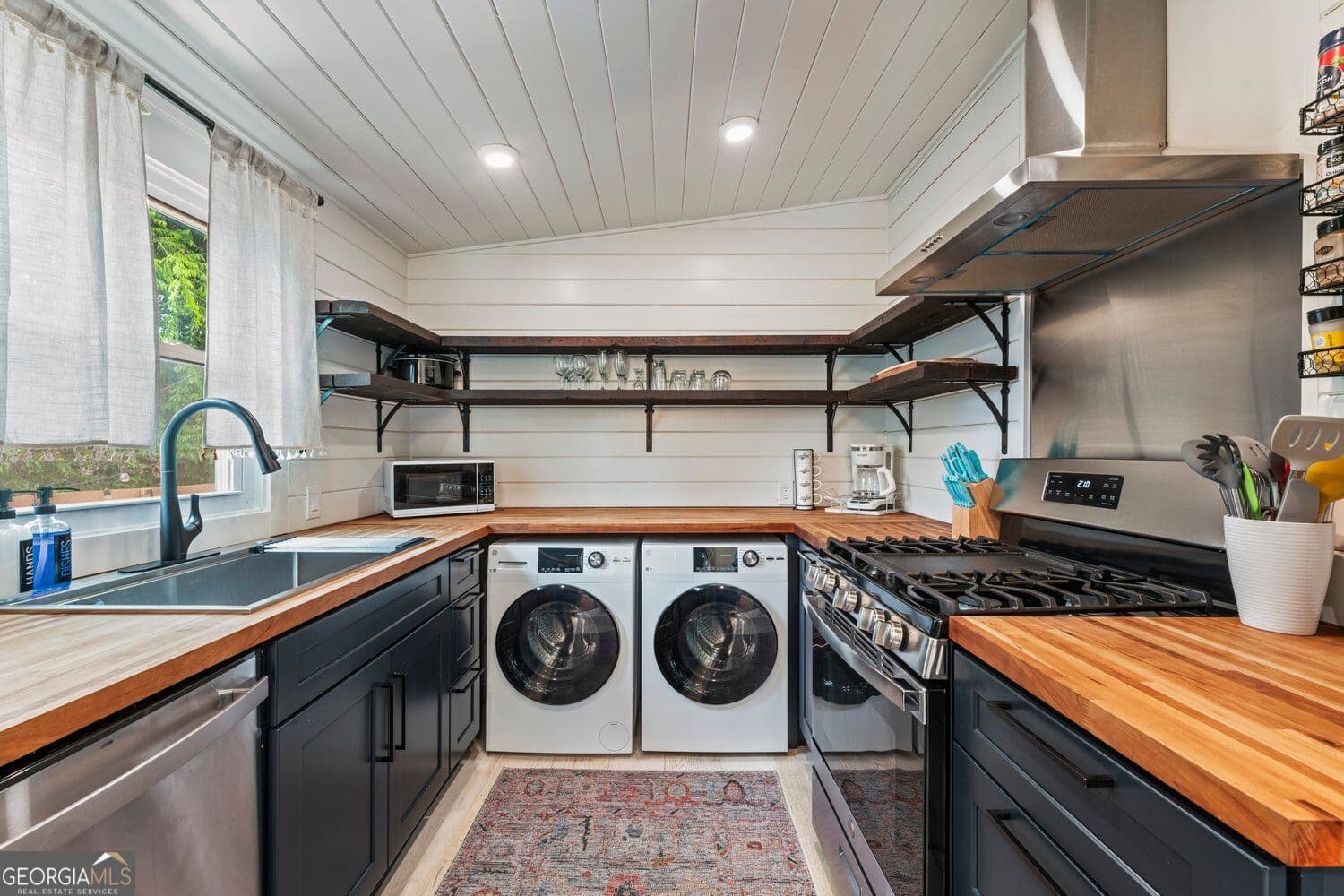 2 bedroom, 1 bathroom, 754 sq ft single family residence for sale at 379 Mary Street, Atlanta, GA 30310 — photo 9