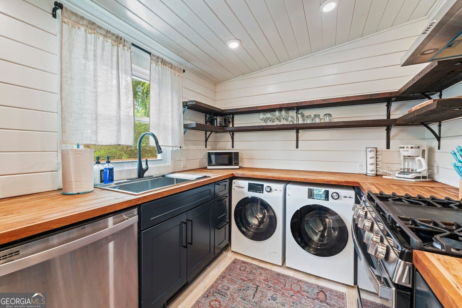 2 bedroom, 1 bathroom, 754 sq ft single family residence for sale at 379 Mary Street, Atlanta, GA 30310 — photo 10
