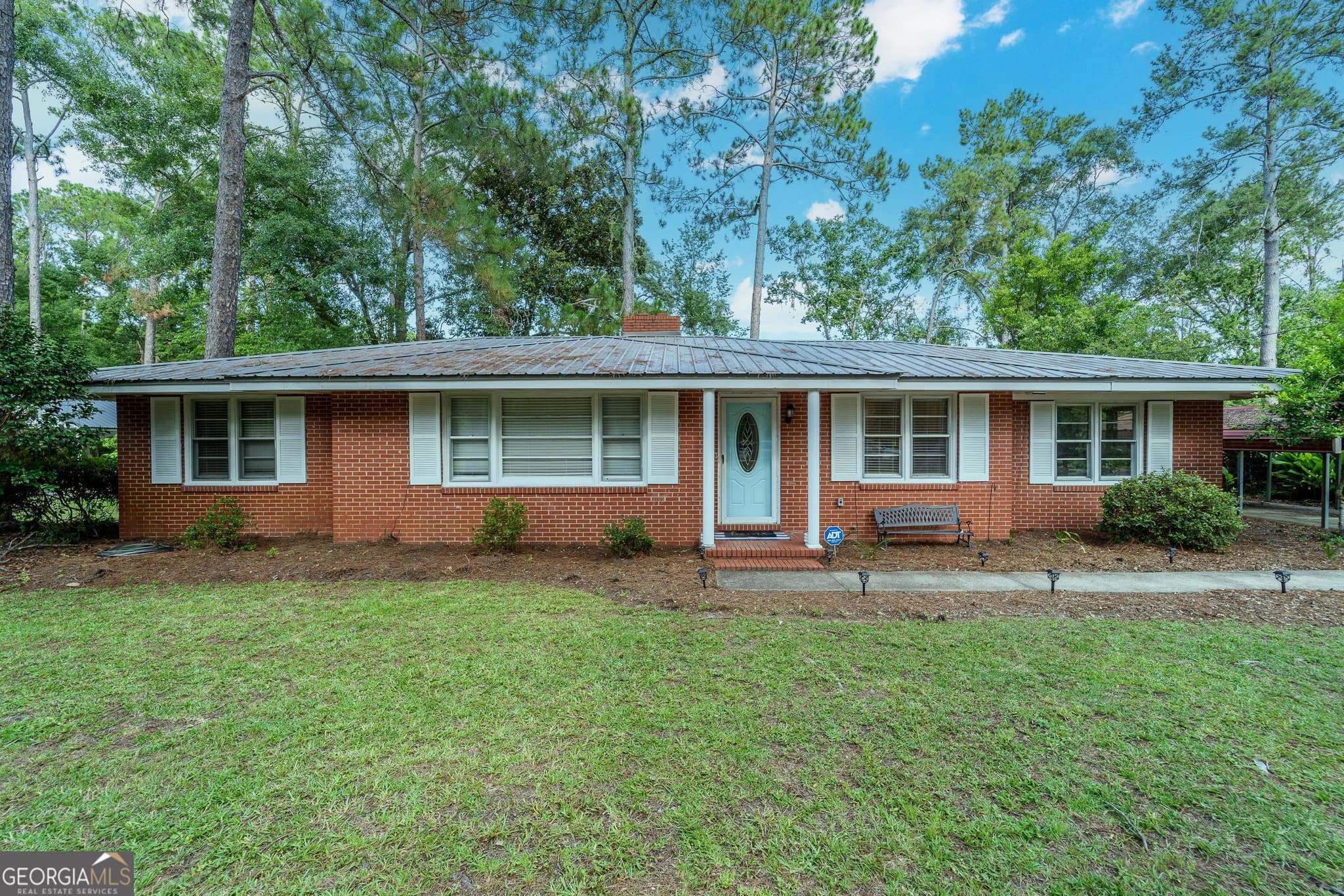 4 bedroom, 2 bathroom, 1,672 sq ft single family residence sold at 583 Oak Villa Drive, Jesup, GA 31546