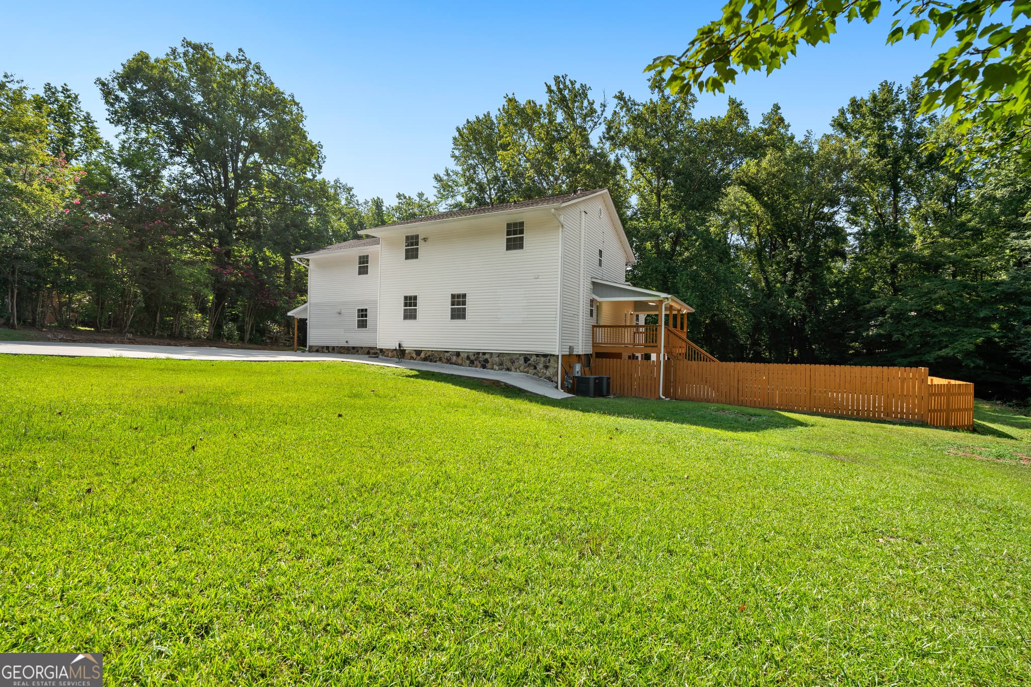 4 bedroom, 4.5 bathroom, 3,610 sq ft single family residence for sale at 7326 Leland Lane, Jonesboro, GA 30236 — photo 2