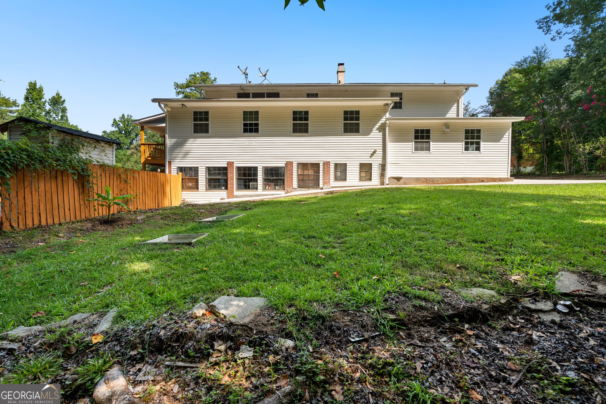 4 bedroom, 4.5 bathroom, 3,610 sq ft single family residence for sale at 7326 Leland Lane, Jonesboro, GA 30236 — photo 7