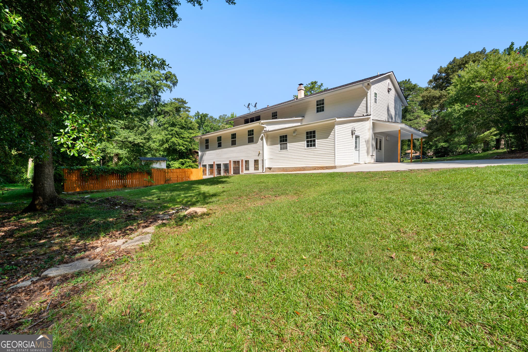 4 bedroom, 4.5 bathroom, 3,610 sq ft single family residence for sale at 7326 Leland Lane, Jonesboro, GA 30236 — photo 8