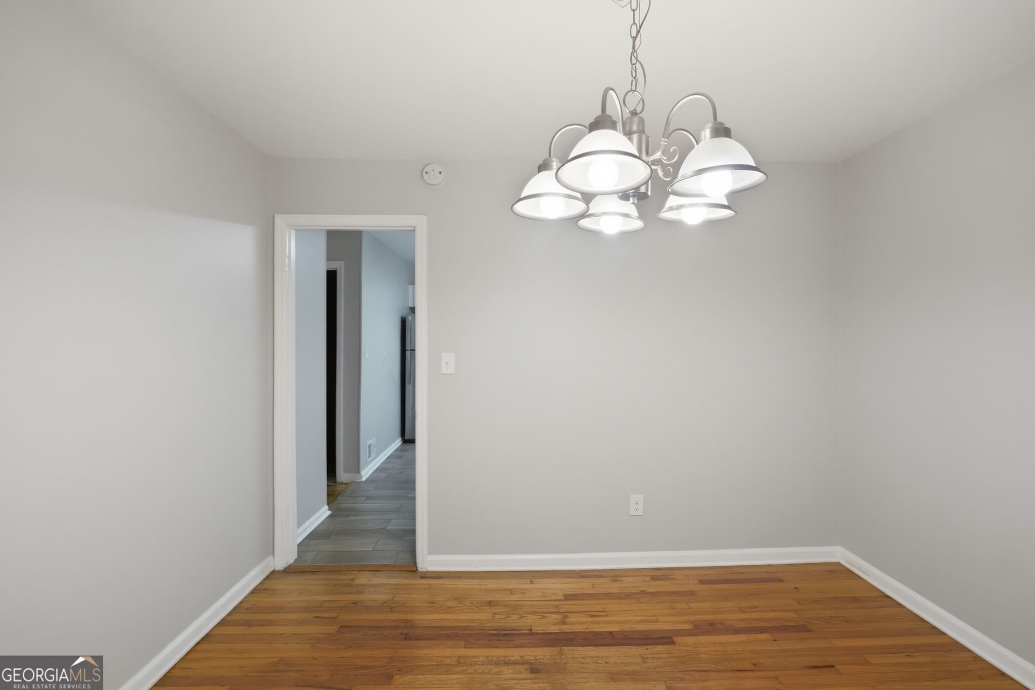 4 bedroom, 2.5 bathroom, 1,975 sq ft single family residence for sale at 1604 Drayton Woods Drive, Tucker, GA 30084 — photo 7