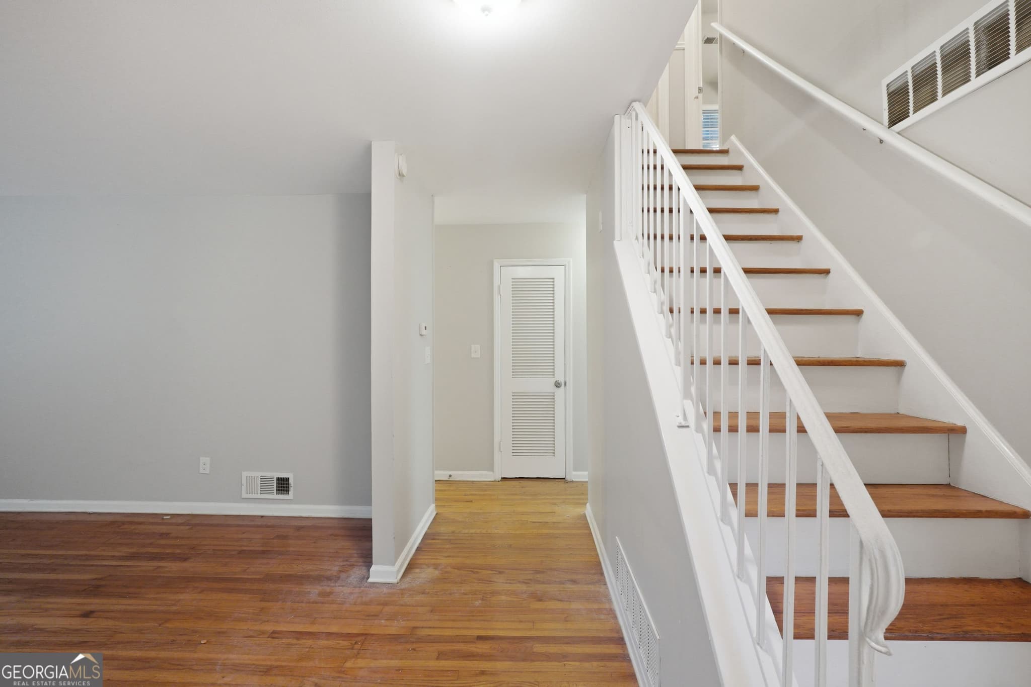 4 bedroom, 2.5 bathroom, 1,975 sq ft single family residence for sale at 1604 Drayton Woods Drive, Tucker, GA 30084 — photo 5