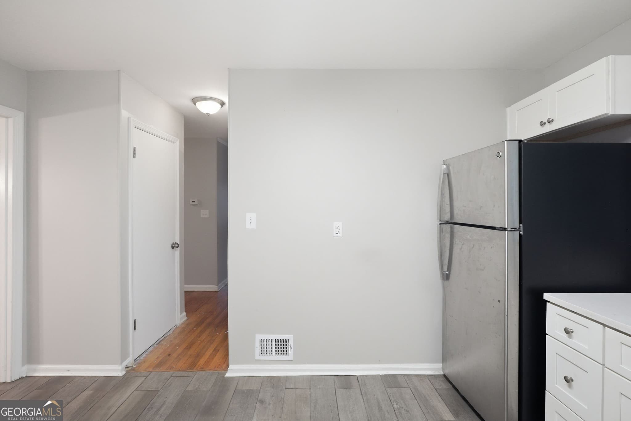 4 bedroom, 2.5 bathroom, 1,975 sq ft single family residence for sale at 1604 Drayton Woods Drive, Tucker, GA 30084 — photo 9