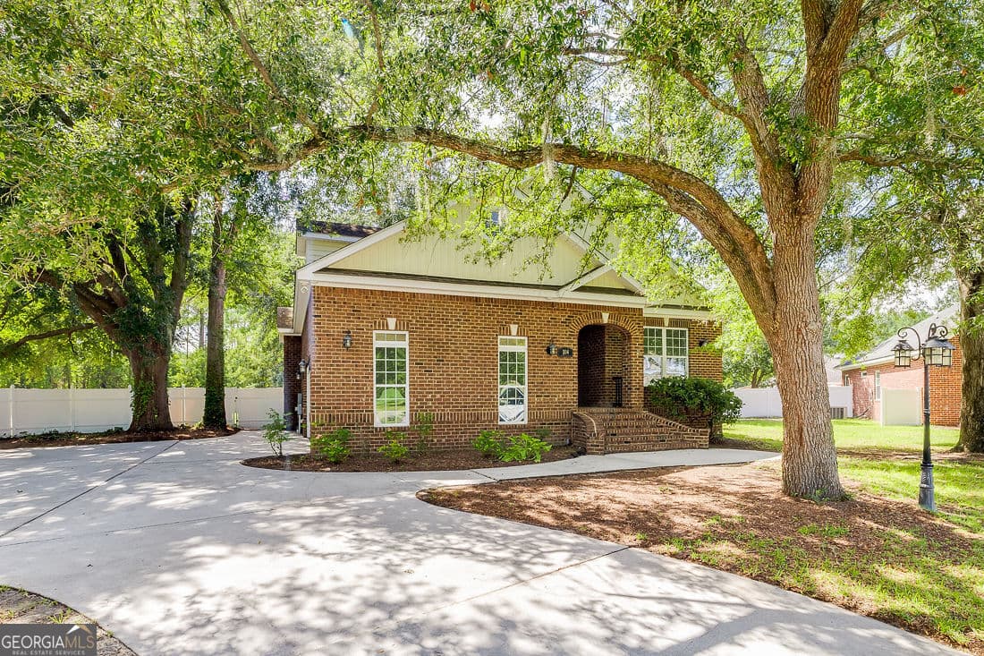 4 bedroom, 3 bathroom, 2,426 sq ft single family residence for sale at 104 Myrtlewood Court, Guyton, GA 31312 — photo 3