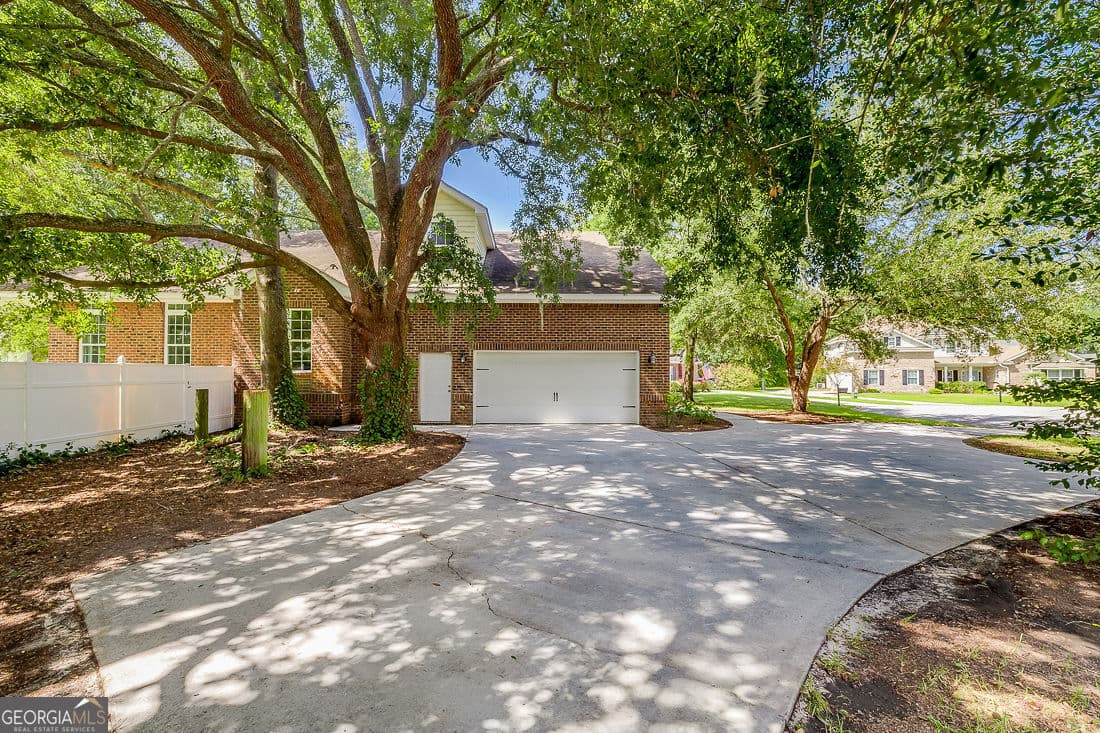 4 bedroom, 3 bathroom, 2,426 sq ft single family residence for sale at 104 Myrtlewood Court, Guyton, GA 31312 — photo 5