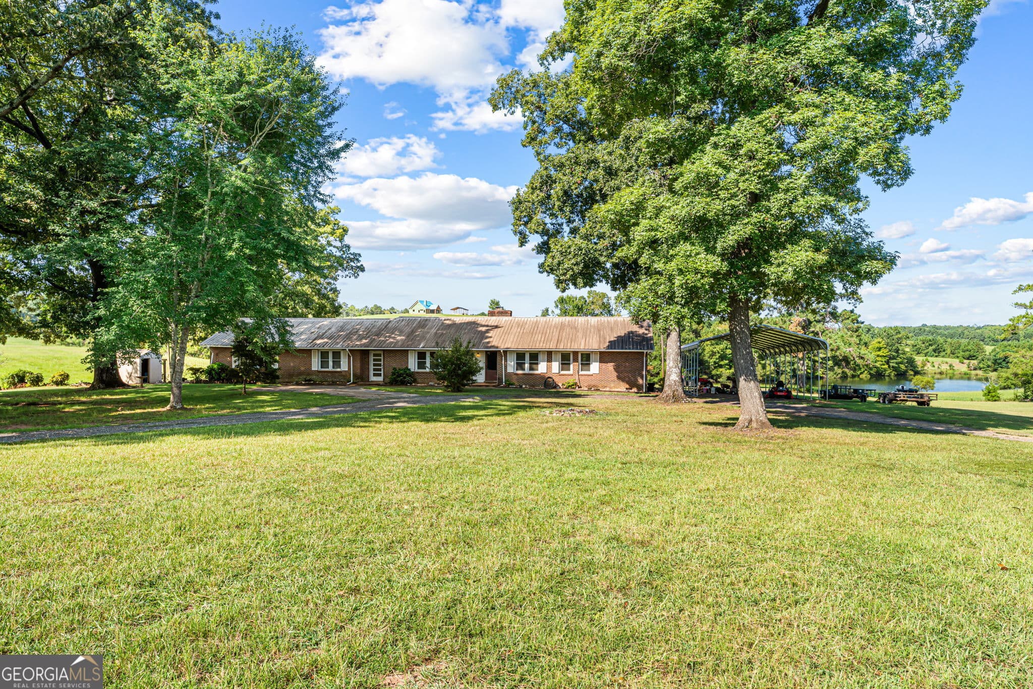 4 bedroom, 3 bathroom, 2,796 sq ft single family residence under contract at 211 Allen Road, Musella, GA 31066 — photo 2