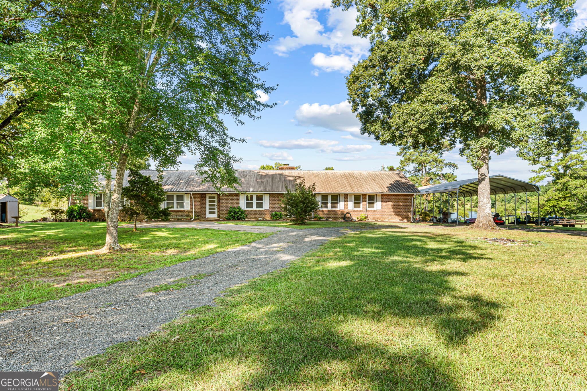 4 bedroom, 3 bathroom, 2,796 sq ft single family residence under contract at 211 Allen Road, Musella, GA 31066