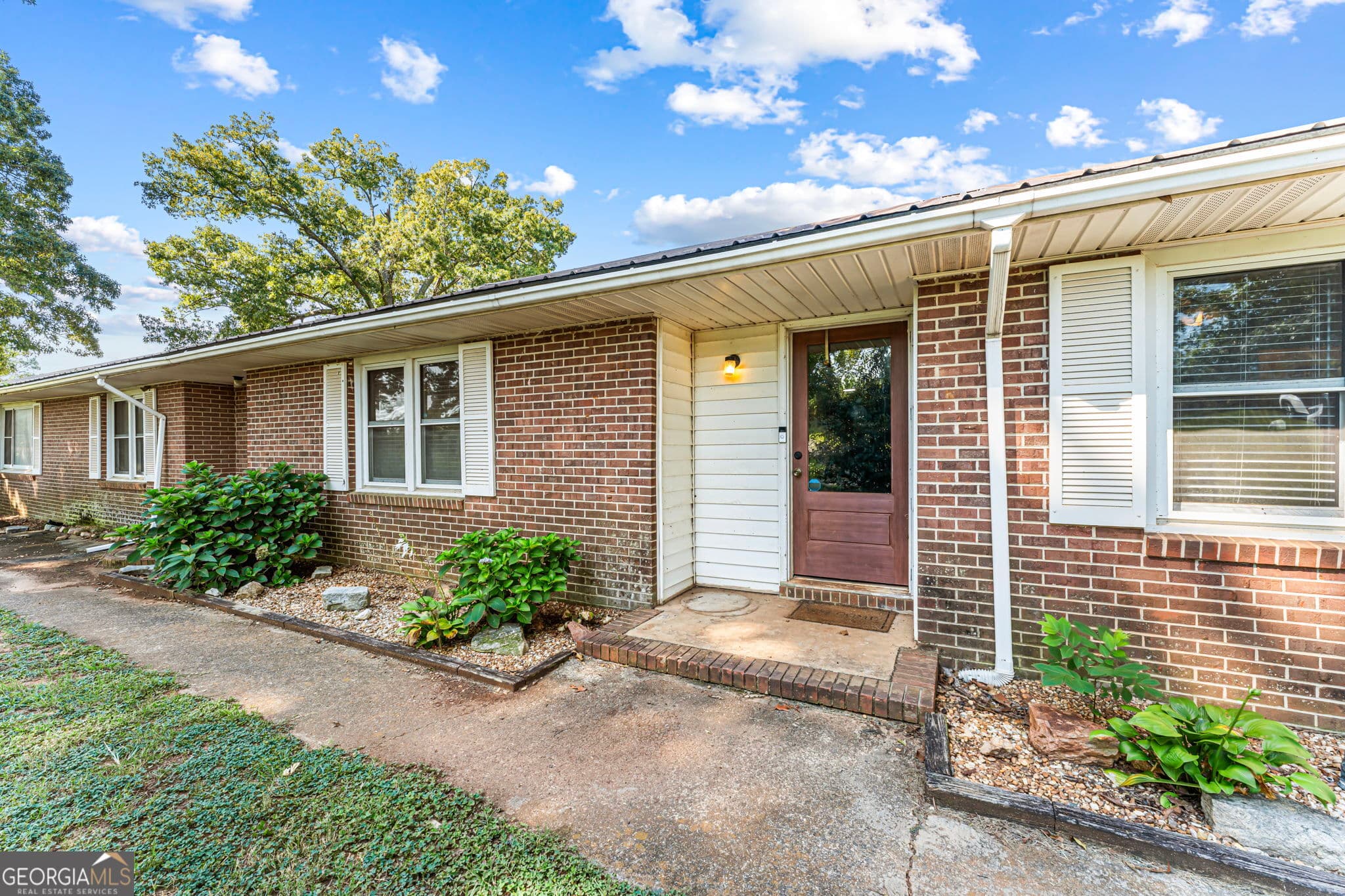4 bedroom, 3 bathroom, 2,796 sq ft single family residence under contract at 211 Allen Road, Musella, GA 31066 — photo 4