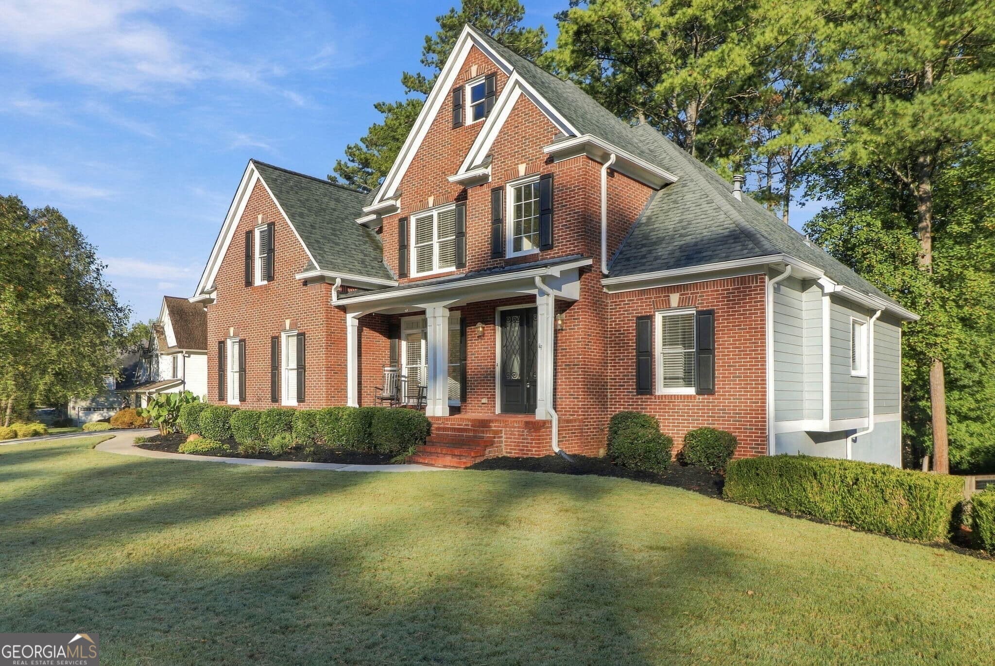 5 bedroom, 3 bathroom, 2,387 sq ft single family residence for sale at 200 Maple Creek Chase, Woodstock, GA 30188 — photo 2