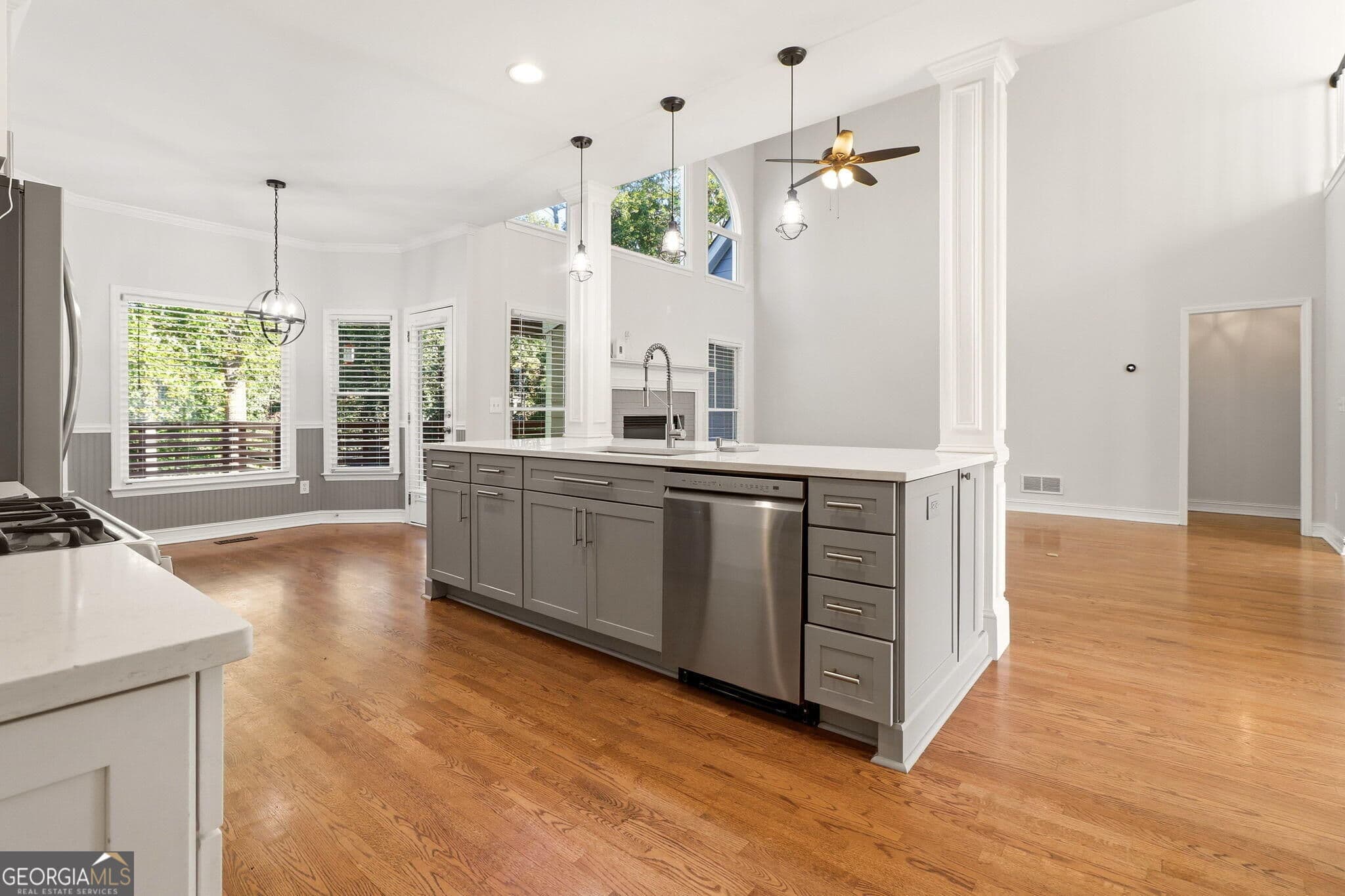 5 bedroom, 3 bathroom, 2,387 sq ft single family residence for sale at 200 Maple Creek Chase, Woodstock, GA 30188 — photo 9