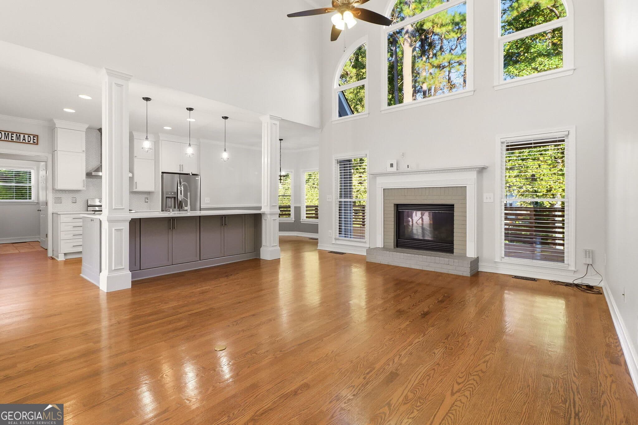 5 bedroom, 3 bathroom, 2,387 sq ft single family residence for sale at 200 Maple Creek Chase, Woodstock, GA 30188 — photo 4