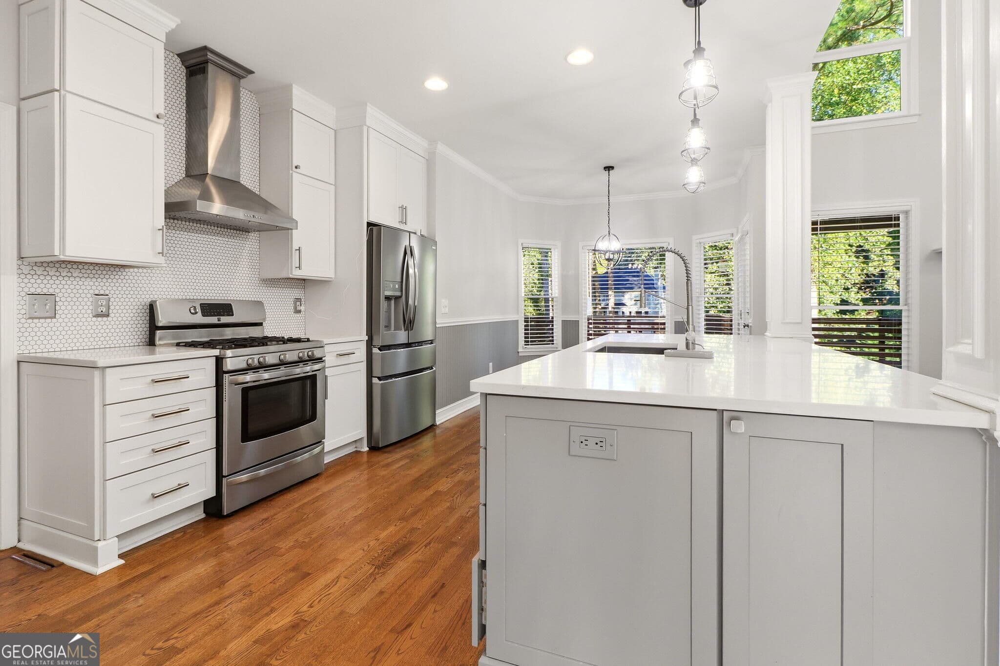 5 bedroom, 3 bathroom, 2,387 sq ft single family residence for sale at 200 Maple Creek Chase, Woodstock, GA 30188 — photo 8