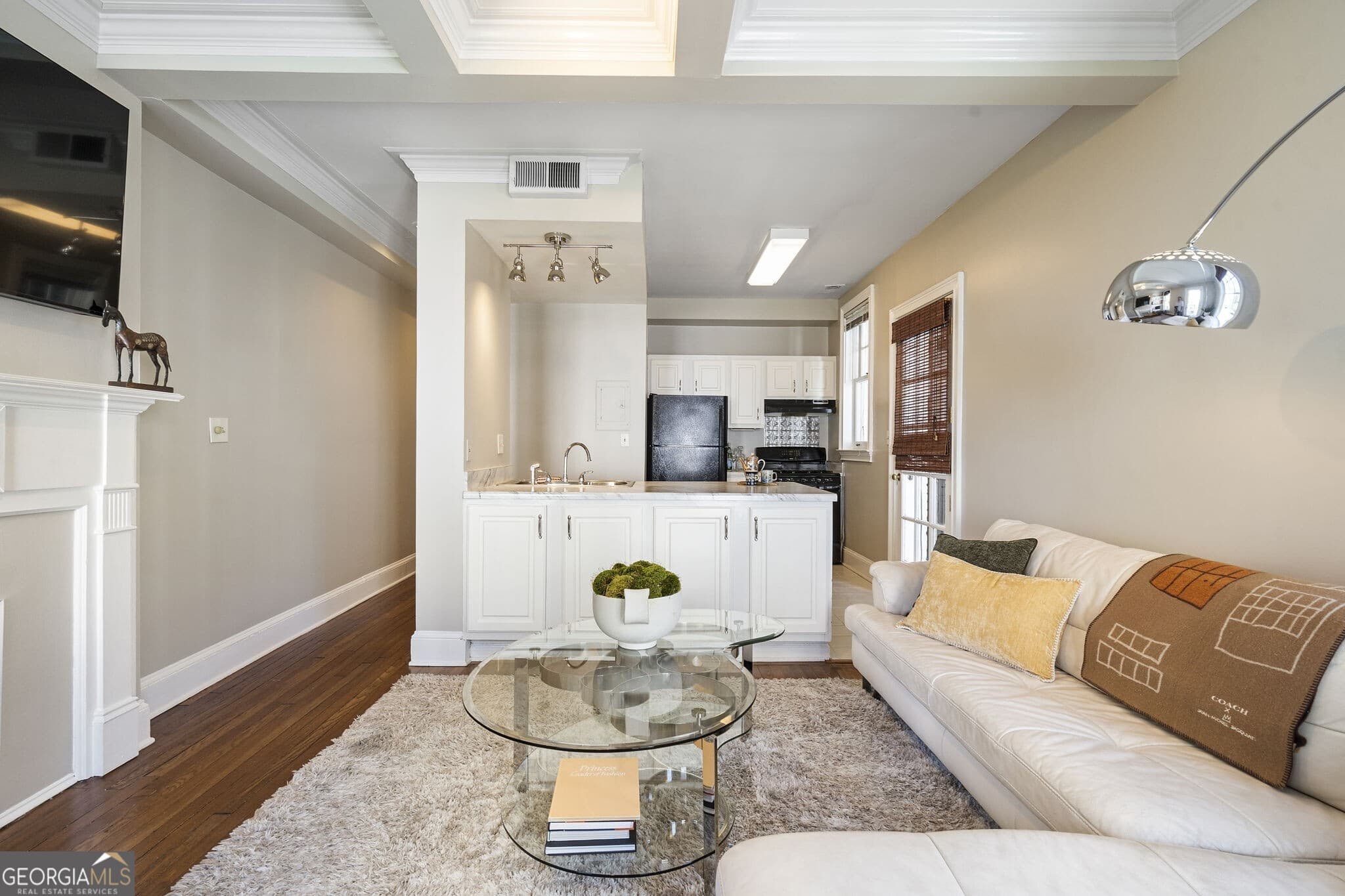 1 bedroom, 1 bathroom, 615 sq ft condominium for sale at 2840 Peachtree Road 406, Atlanta, GA 30305 — photo 6