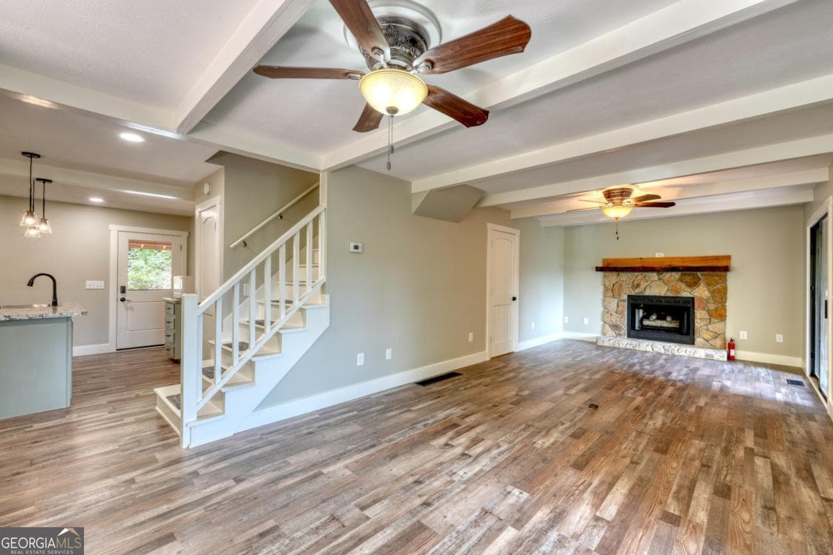 3 bedroom, 3 bathroom, 2,384 sq ft cabin,single family residence for sale at 61 Deerwood Trail 1, Blairsville, GA 30512 — photo 6