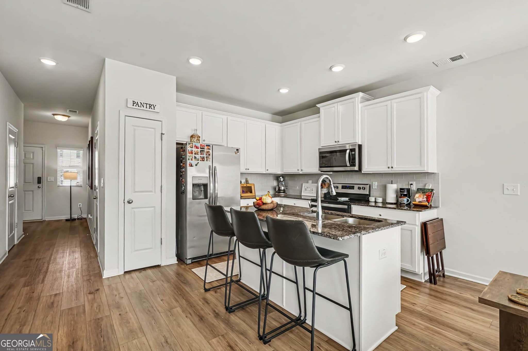 3 bedroom, 2.5 bathroom, 1,475 sq ft townhouse for sale at 108 Regent Park, Hoschton, GA 30548 — photo 9