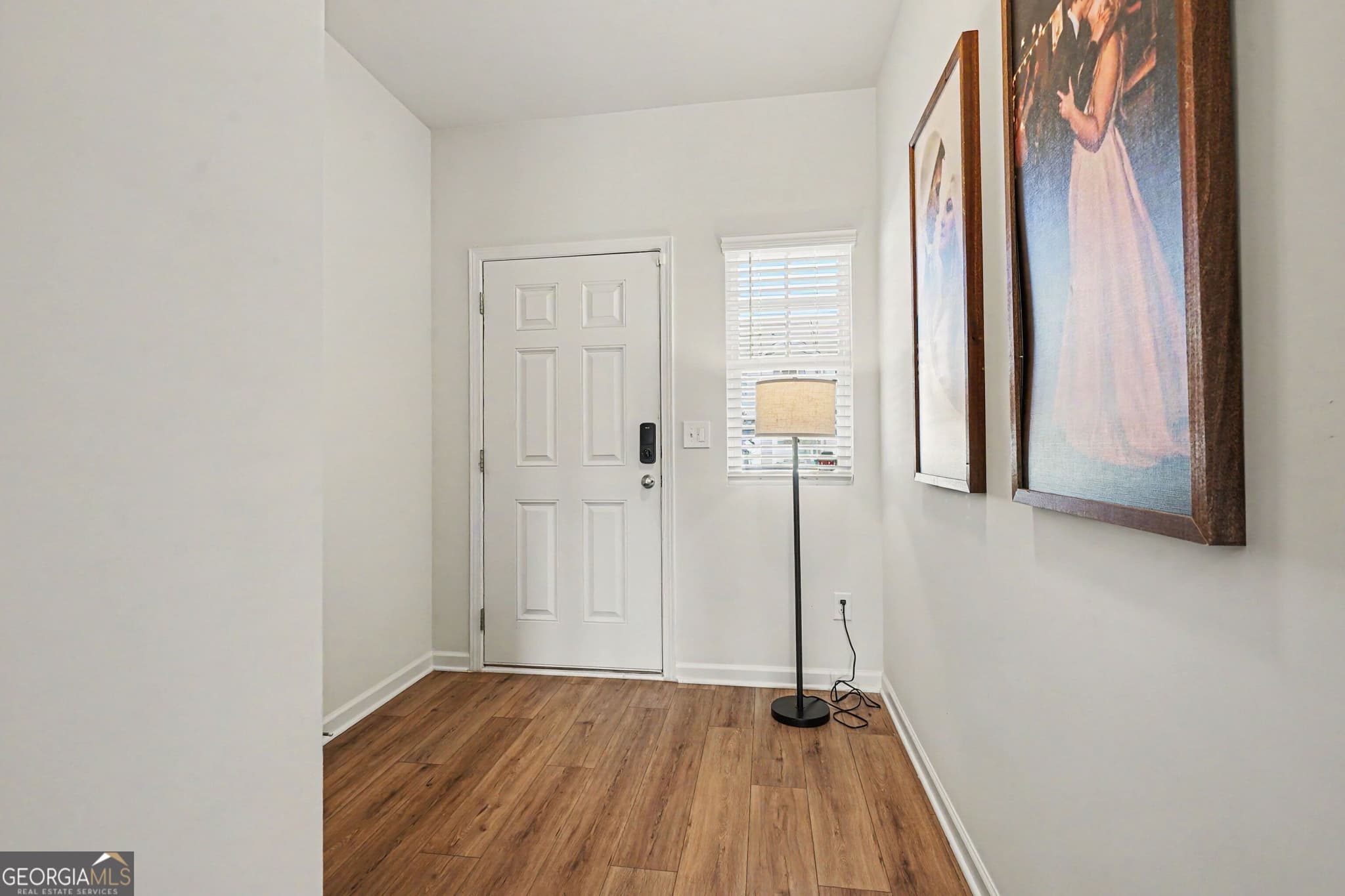 3 bedroom, 2.5 bathroom, 1,475 sq ft townhouse for sale at 108 Regent Park, Hoschton, GA 30548 — photo 4