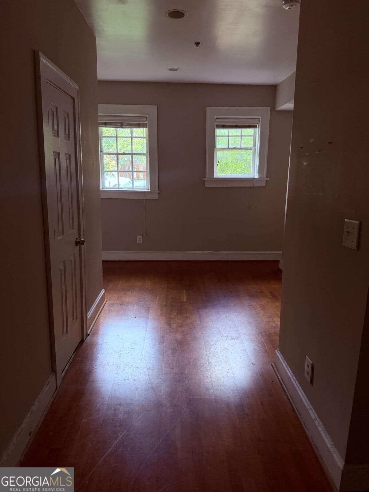 2 bedroom, 2.5 bathroom, 1,134 sq ft condominium for sale at 2855 Peachtree Road 103, Atlanta, GA 30305 — photo 2