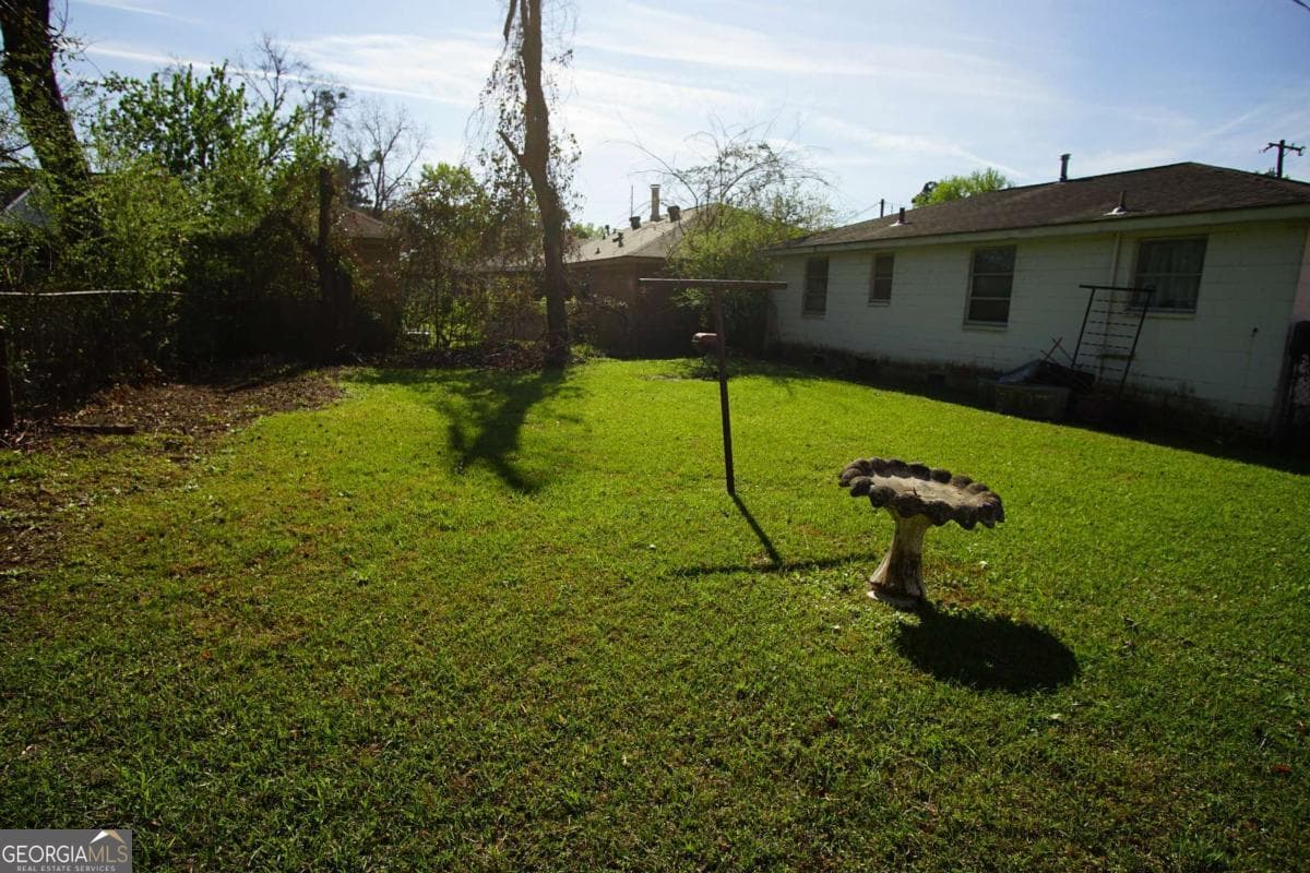 3 bedroom, 1 bathroom, 900 sq ft single family residence for sale at 1938 Arcadian Street, Savannah, GA 31405 — photo 2