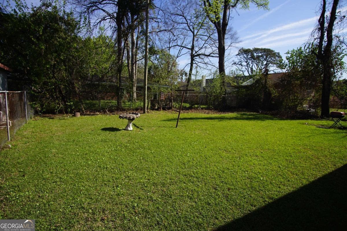 3 bedroom, 1 bathroom, 900 sq ft single family residence for sale at 1938 Arcadian Street, Savannah, GA 31405 — photo 3
