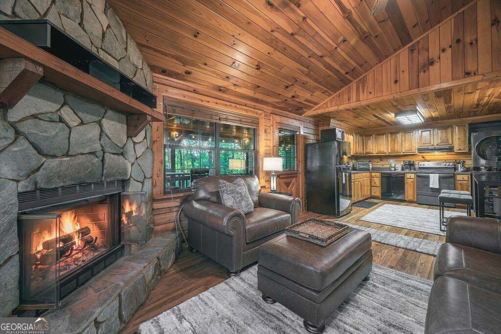 2 bedroom, 1 bathroom cabin,single family residence for sale at 157 Sunrise Lane, Blue Ridge, GA 30513 — photo 4