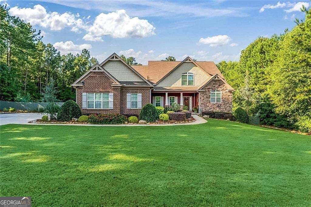 7 bedroom, 6 bathroom, 5,042 sq ft single family residence for sale at 209 Thyme Leaf Way, Locust Grove, GA 30248 — photo 1 of 45