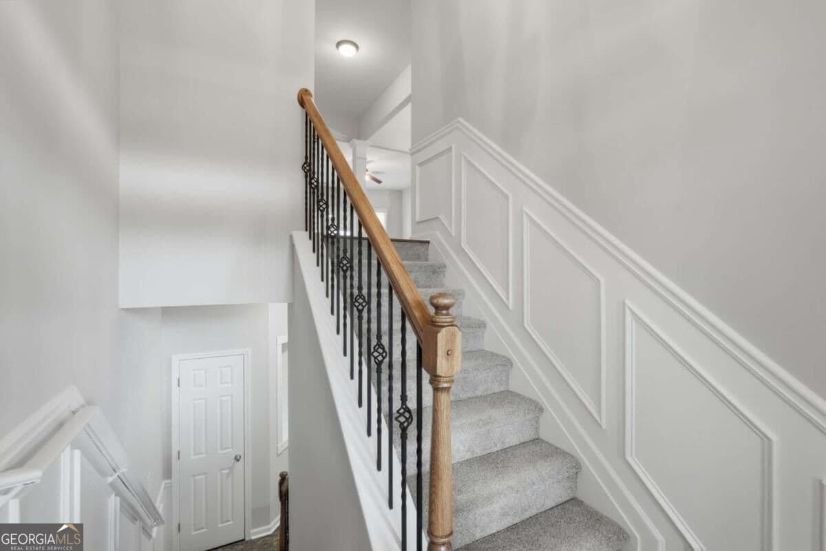 3 bedroom, 3.5 bathroom, 2,665 sq ft townhouse for sale at 372 Suwanee Avenue, Suwanee, GA 30024 — photo 7