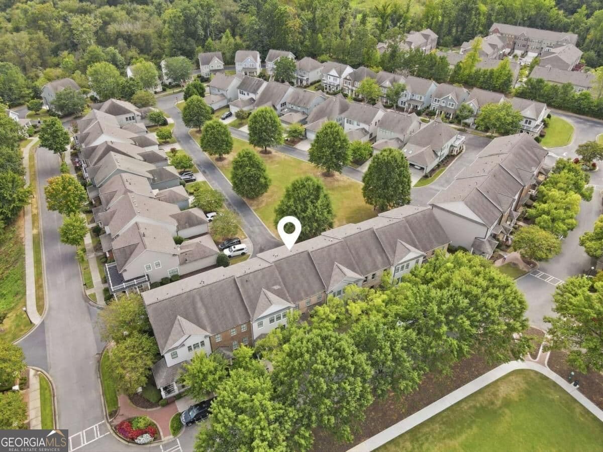 3 bedroom, 3.5 bathroom, 2,665 sq ft townhouse for sale at 372 Suwanee Avenue, Suwanee, GA 30024 — photo 3
