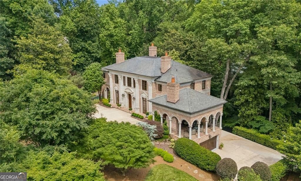 5 bedroom, 6.5 bathroom, 8,036 sq ft single family residence for sale at 125 Blackland Road, Atlanta, GA 30342 — photo 10