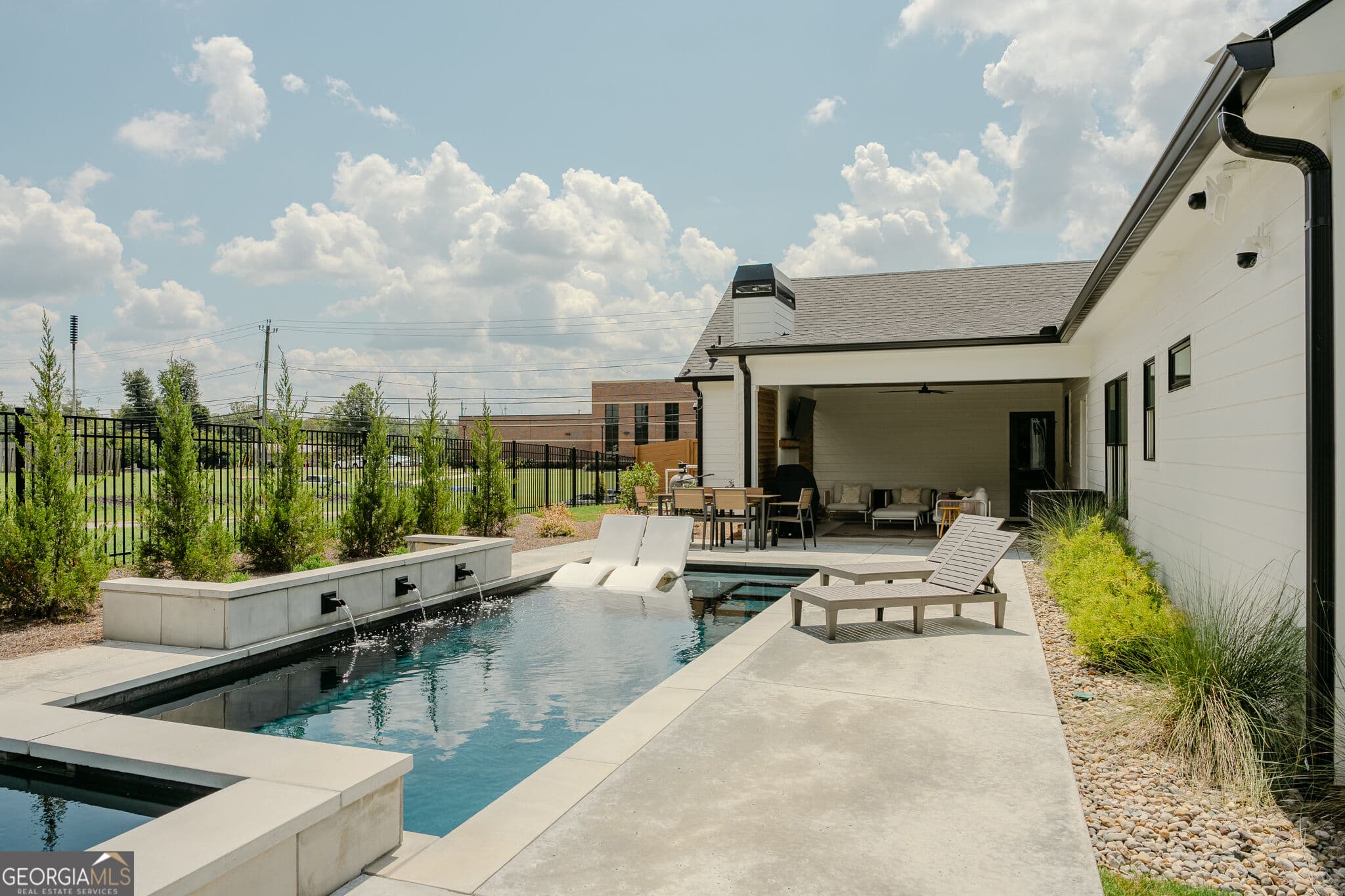 4 bedroom, 2 bathroom, 2,556 sq ft single family residence for sale at 191 Lagrange Street, Newnan, GA 30263 — photo 3