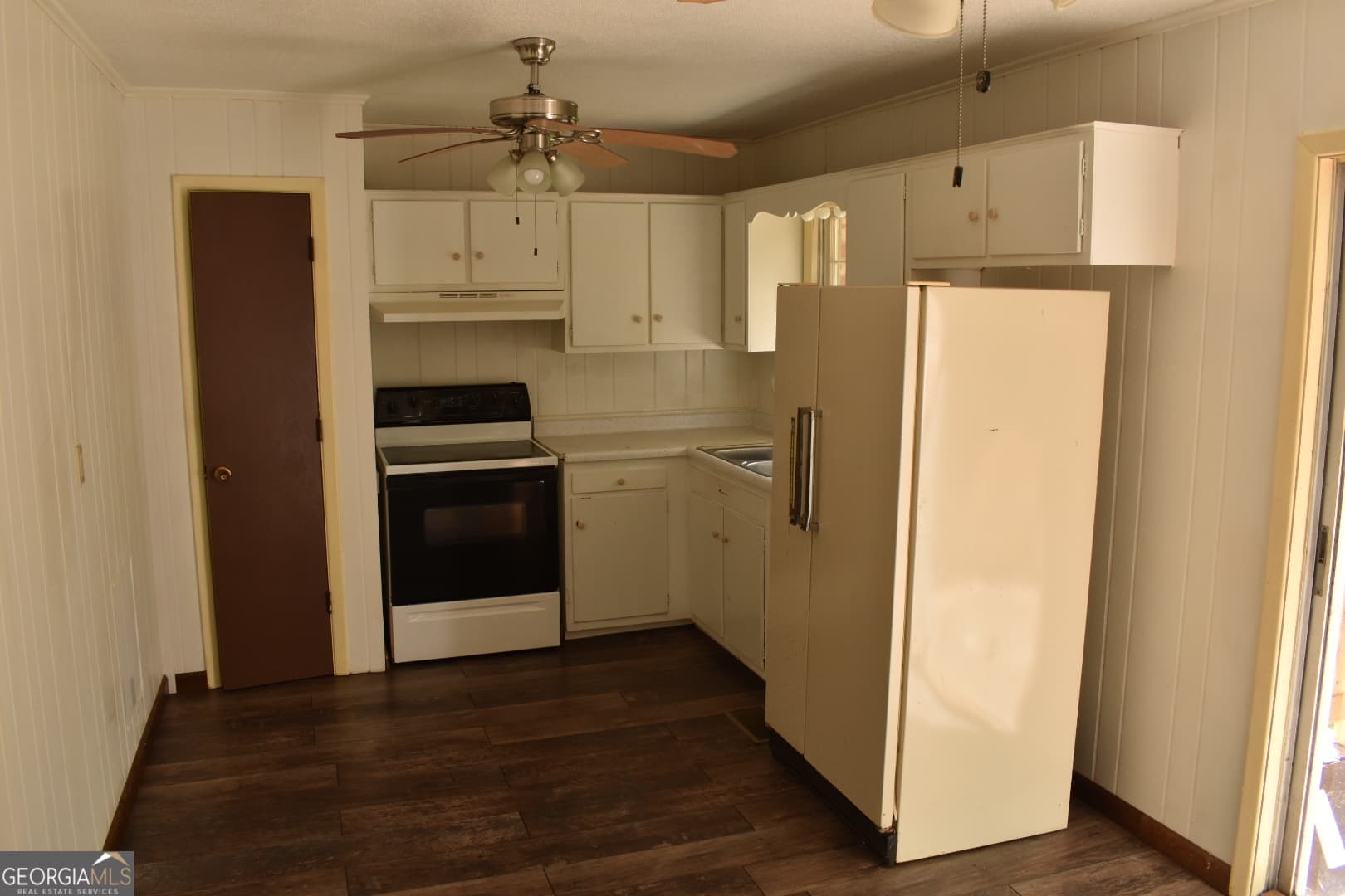 3 bedroom, 2 bathroom, 1,401 sq ft single family residence for sale at 2334 Commerce Road, Jefferson, GA 30549 — photo 6