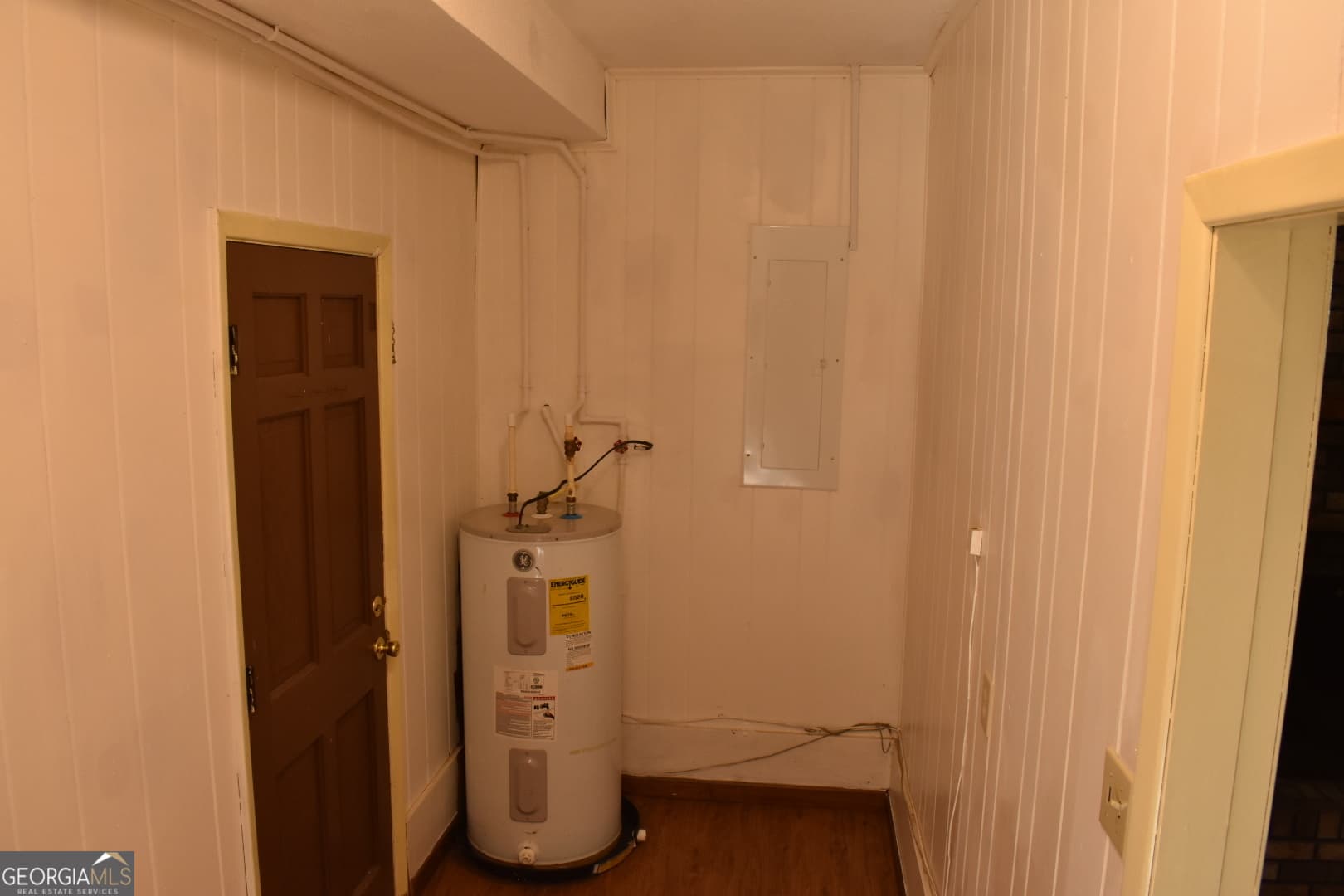 3 bedroom, 2 bathroom, 1,401 sq ft single family residence for sale at 2334 Commerce Road, Jefferson, GA 30549 — photo 7