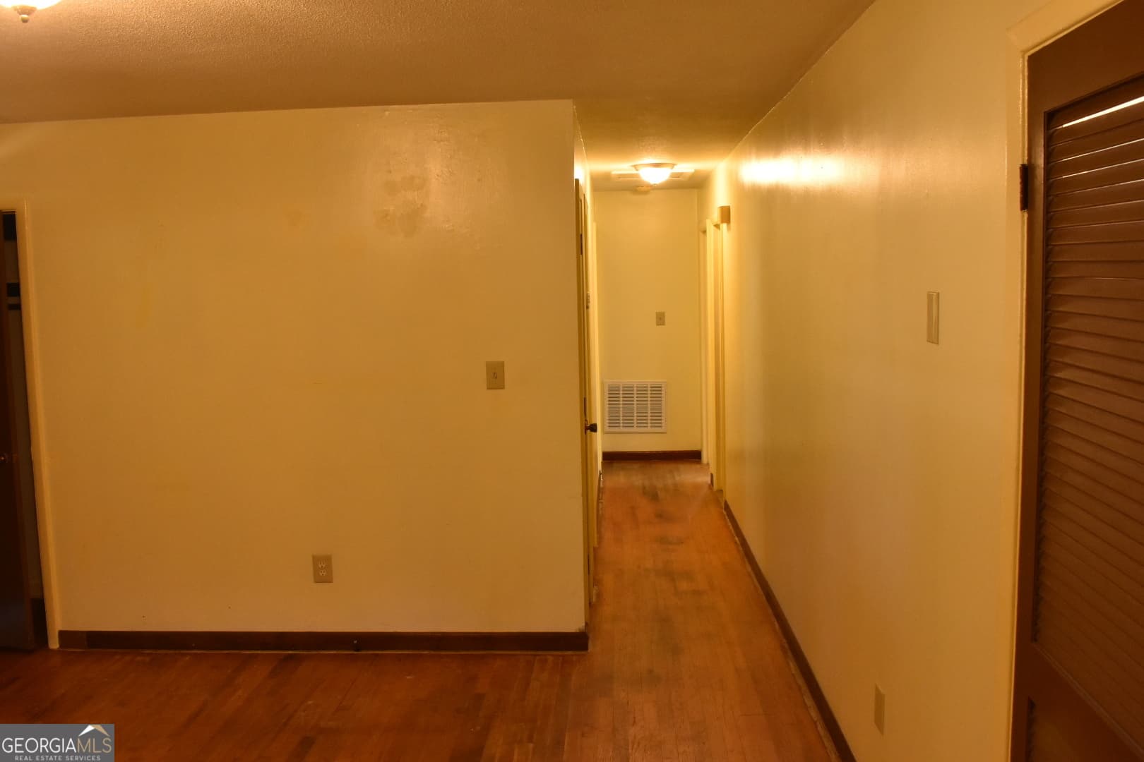 3 bedroom, 2 bathroom, 1,401 sq ft single family residence for sale at 2334 Commerce Road, Jefferson, GA 30549 — photo 3