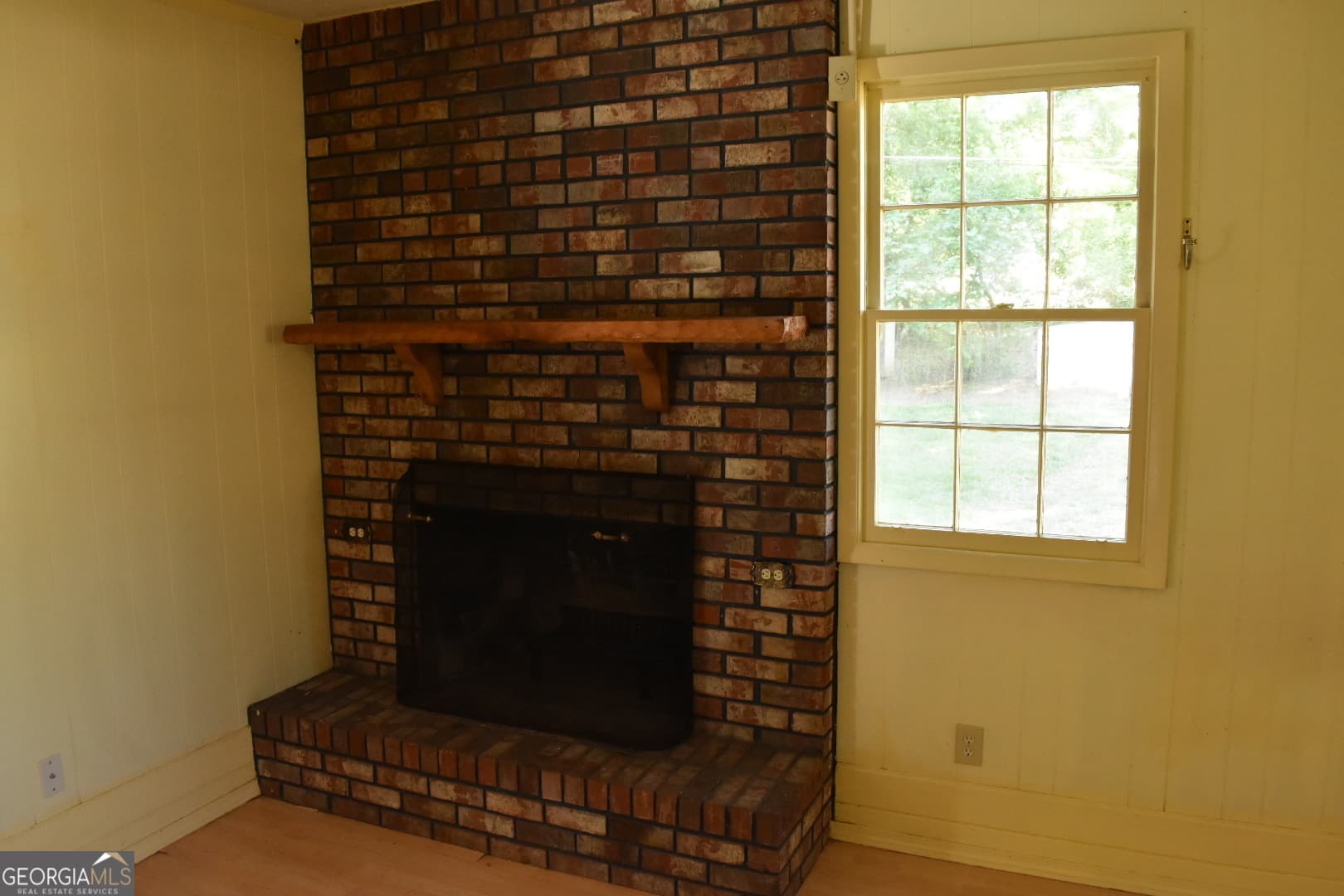 3 bedroom, 2 bathroom, 1,401 sq ft single family residence for sale at 2334 Commerce Road, Jefferson, GA 30549 — photo 5