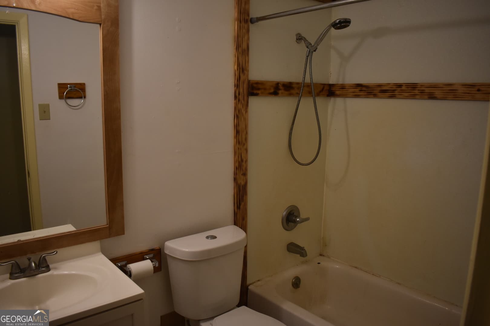 3 bedroom, 2 bathroom, 1,401 sq ft single family residence for sale at 2334 Commerce Road, Jefferson, GA 30549 — photo 4