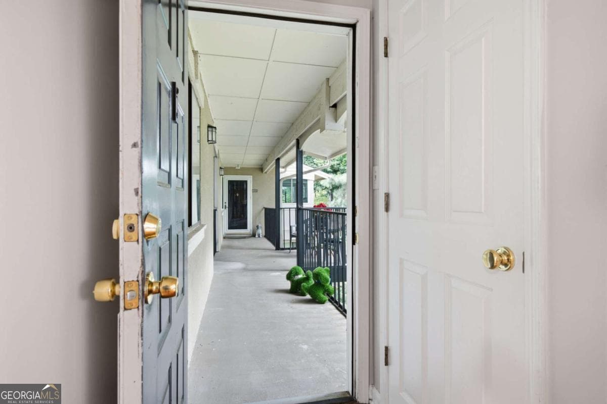 2 bedroom, 2 bathroom, 1,142 sq ft condominium for sale at 1016 Wingate Way 1016, Sandy Springs, GA 30350 — photo 7